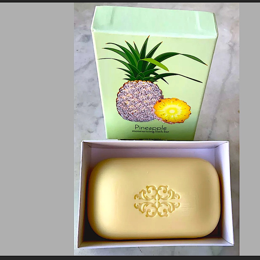 CST COMMONWEALTH PINEAPPLE MOISTURIZING BATH SOAP